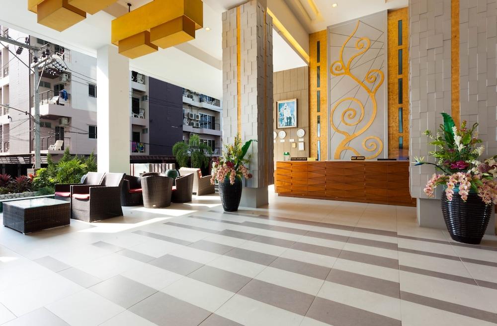 Andakira Hotel - Lobby Sitting Area