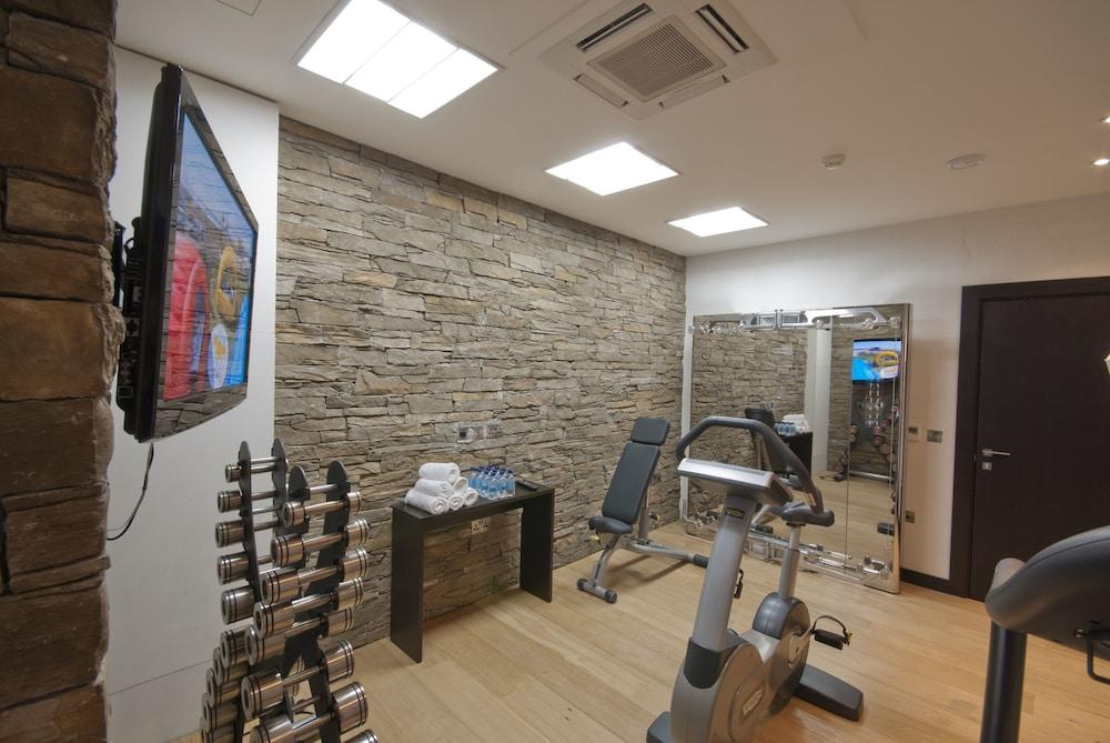 130 Queen's Gate Apartments - Fitness Facility
