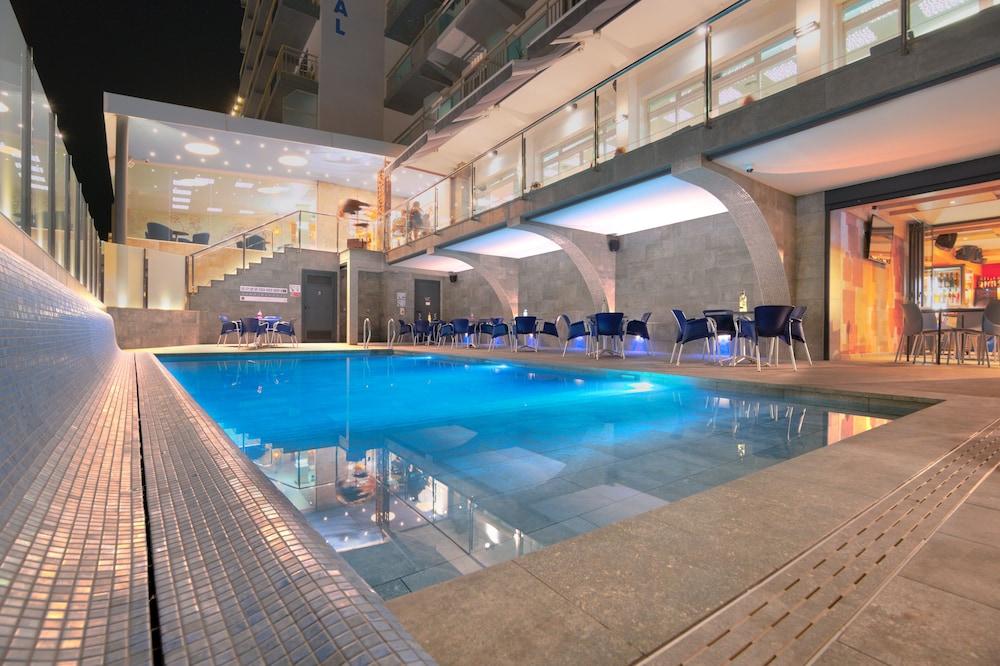 Hotel Internacional - Outdoor Pool