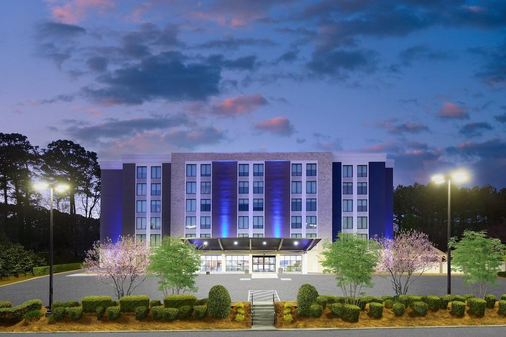 Holiday Inn Express & Suites Atlanta - Tucker Northlake, an IHG Hotel - Featured Image