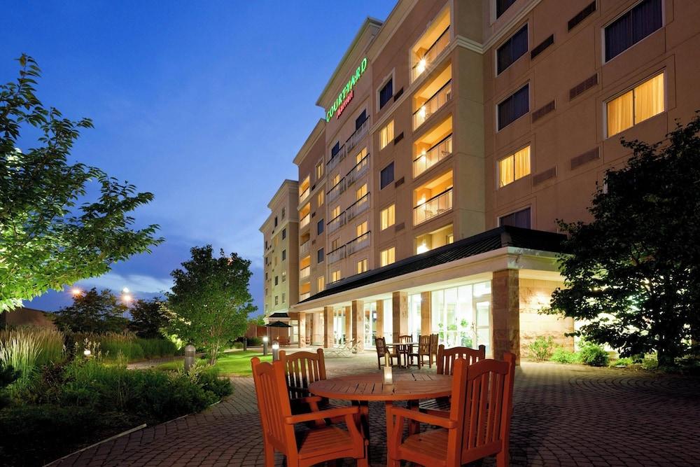 Courtyard by Marriott Toronto Mississauga/Meadowvale - BBQ/Picnic Area