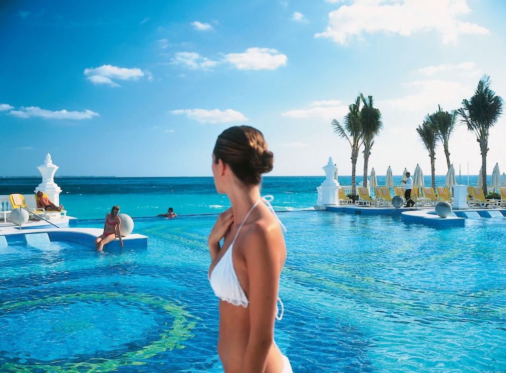 Riu Palace Las Americas - Adults Only- All Inclusive - Infinity Pool
