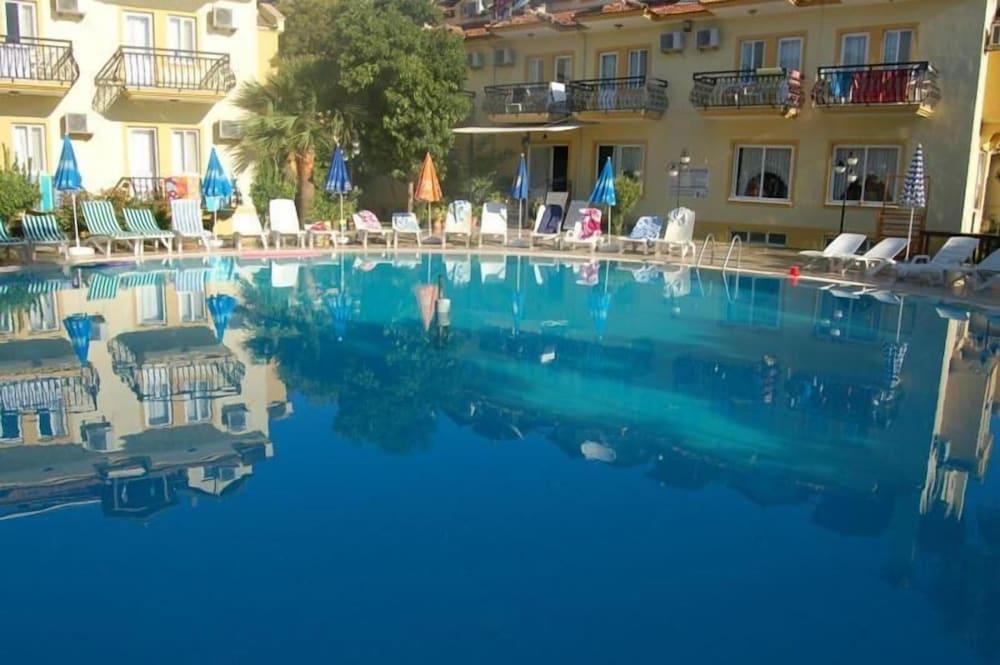 Metin Hotel - Pool