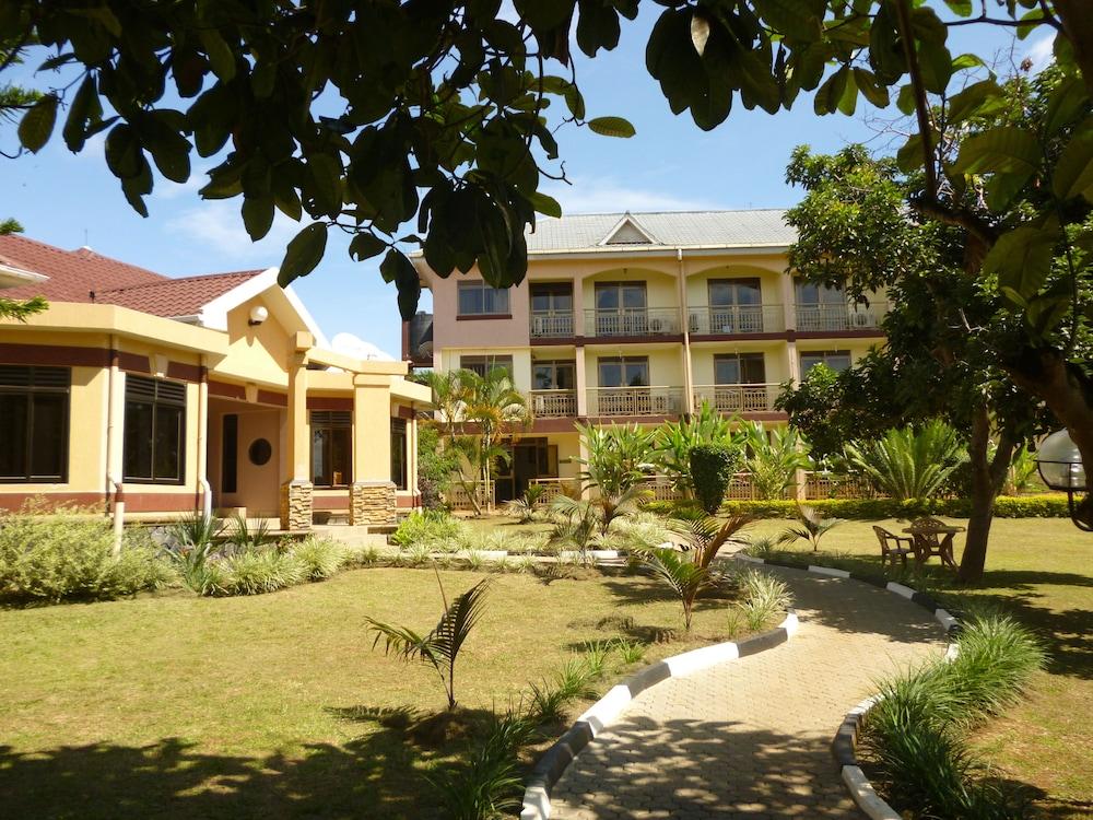 Askay Hotel Suites - Property Grounds