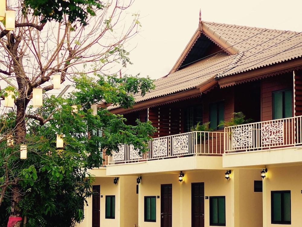 Srisiam Resort - Featured Image