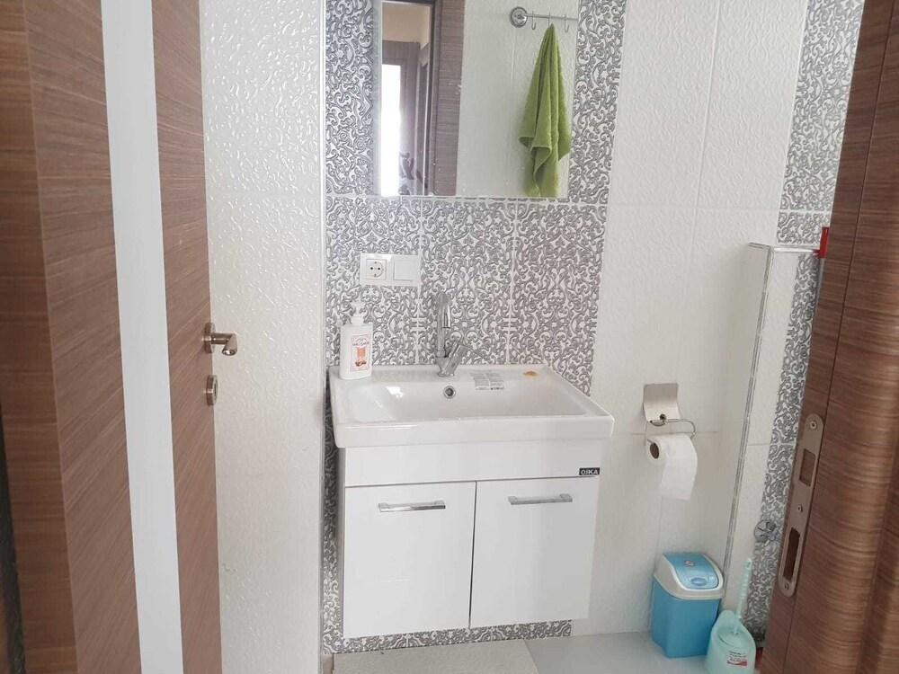 Eyup Sultan Family Apartment - Bathroom