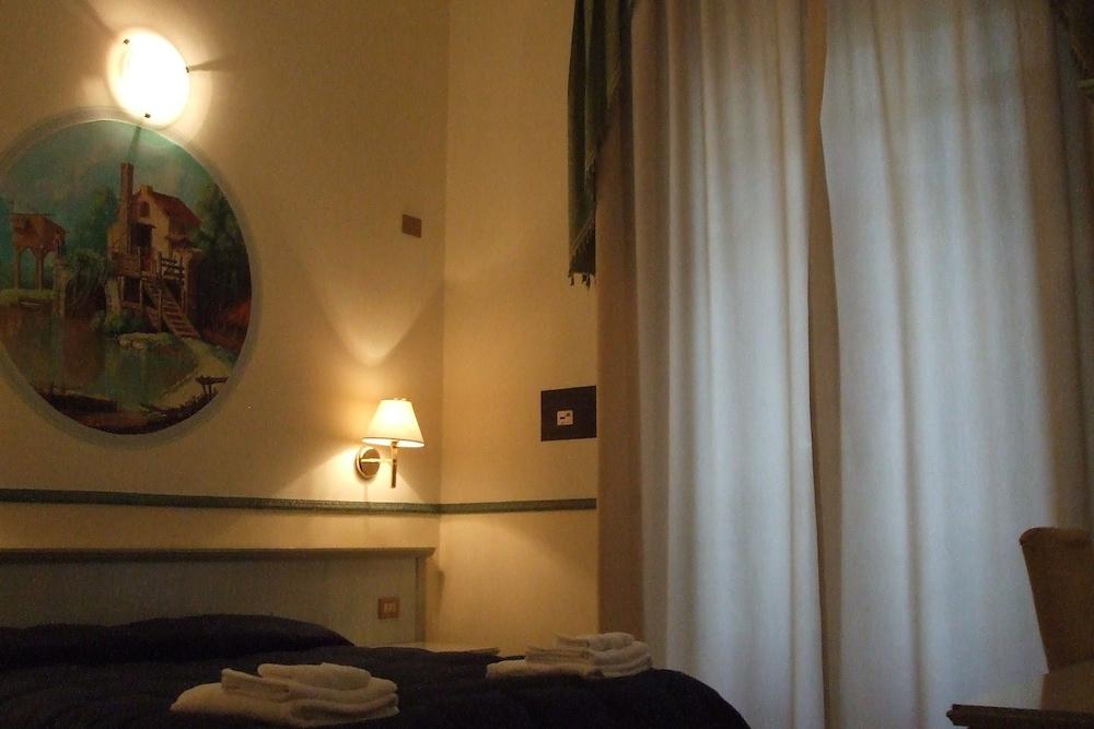 Hotel Cambridge - Room