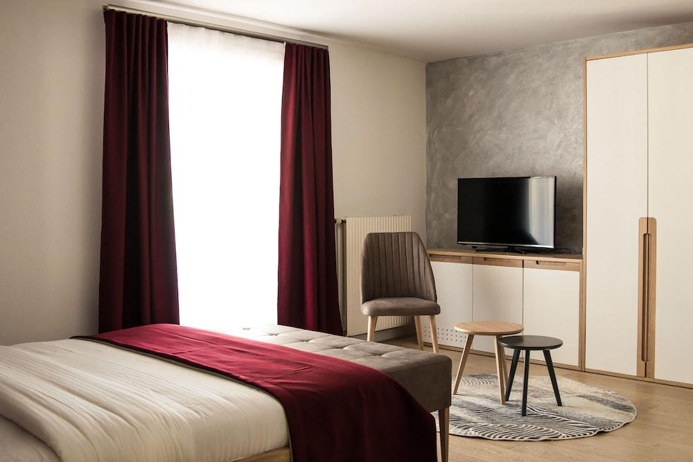 Hotel Adore - Room