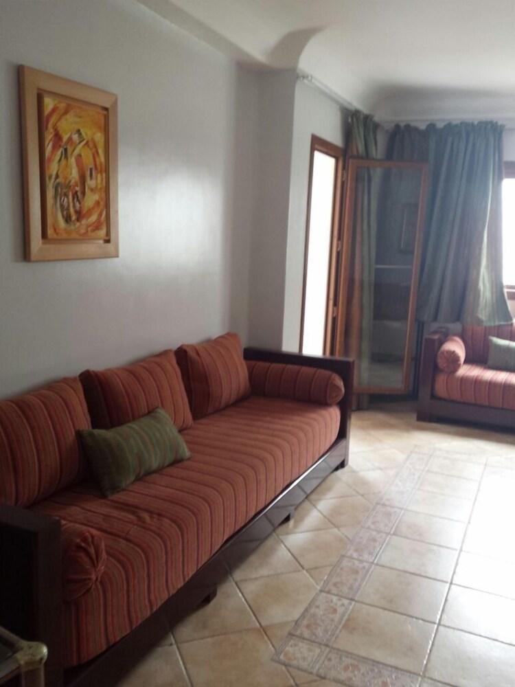 Bab Rouah 2 Bedroom Apartment - Living Room