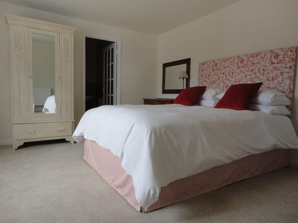 The Heritage Bed & Breakfast - Room