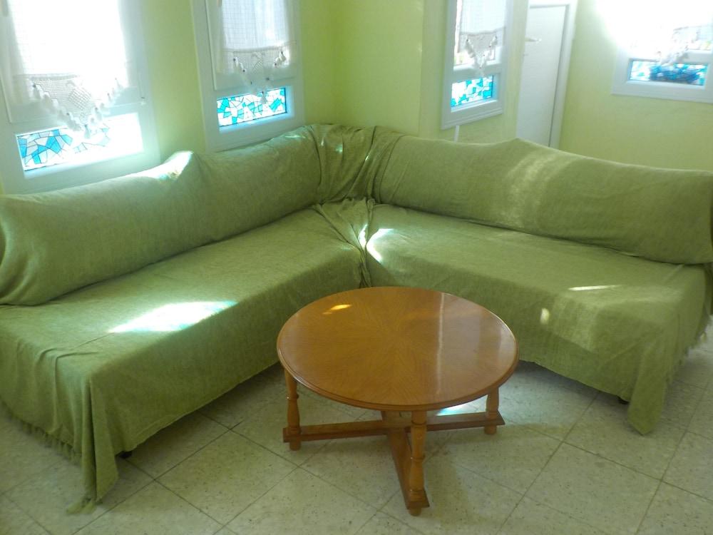 Apartment Jeannette - Living Room