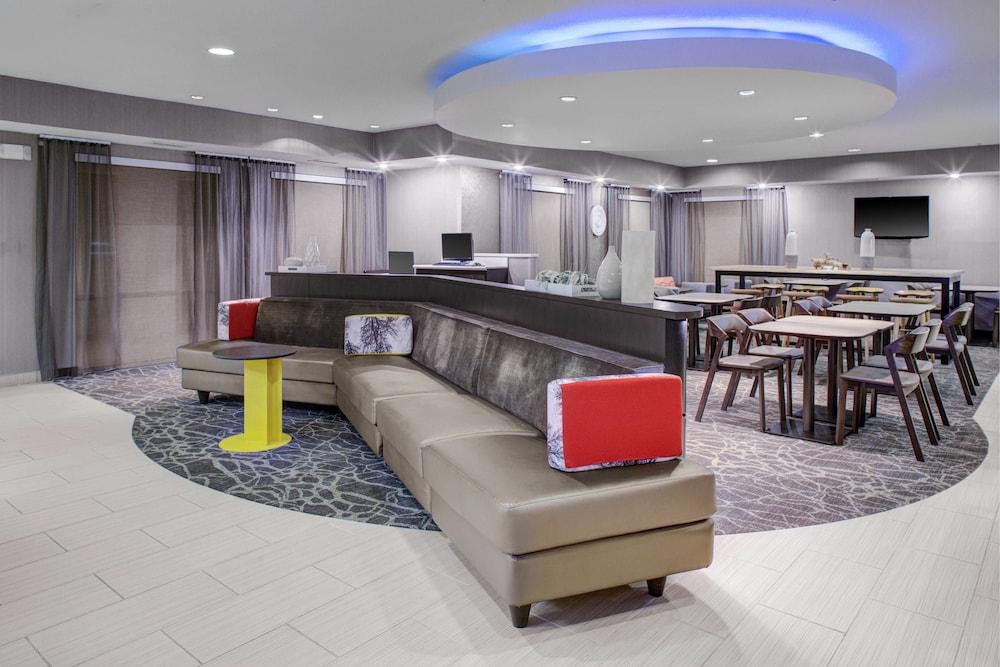 Springhill Suites Memphis East / Galleria - Lobby Lounge