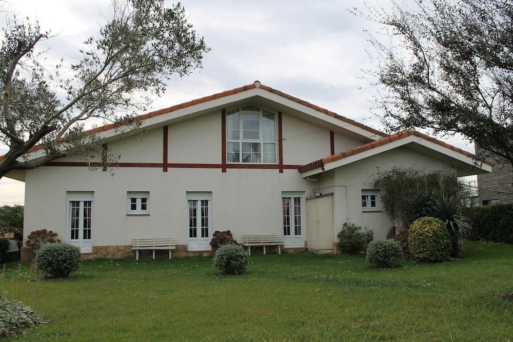 Casa Rural Zearreta Barri - Front of Property