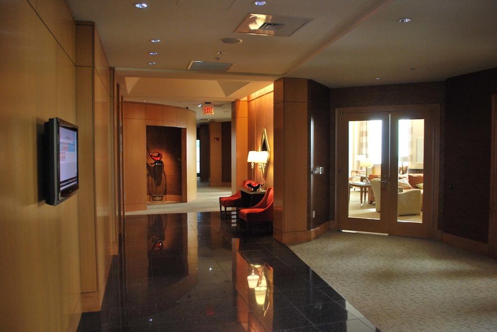 Charles River Executive Suites - Interior Entrance