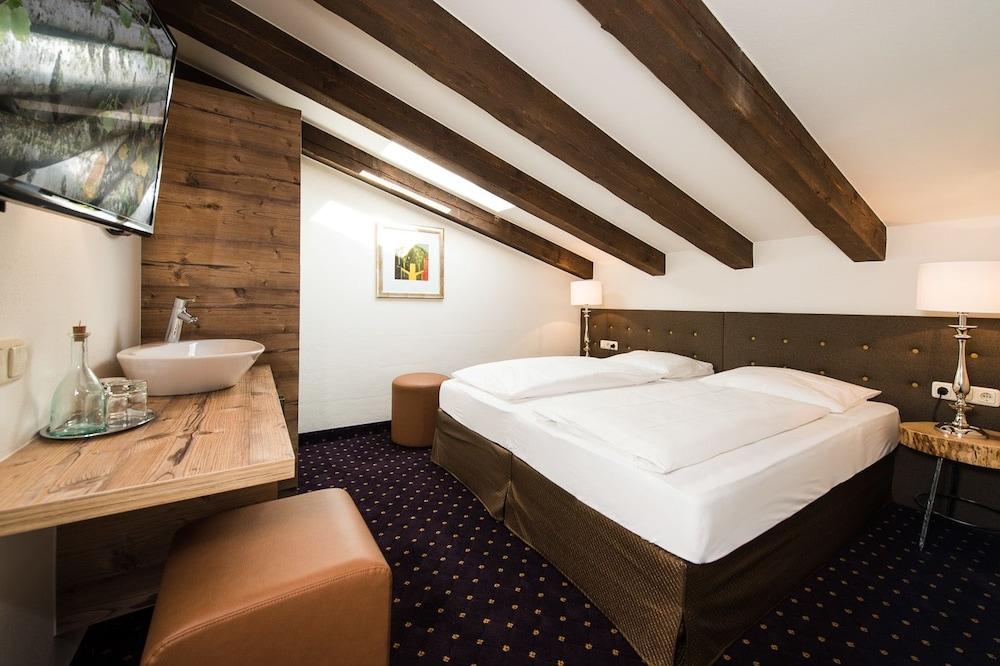 Hotel Tiroler Buam - Featured Image