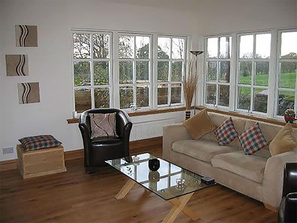 Westacre Lodge Self Catering Chalet - Living Area