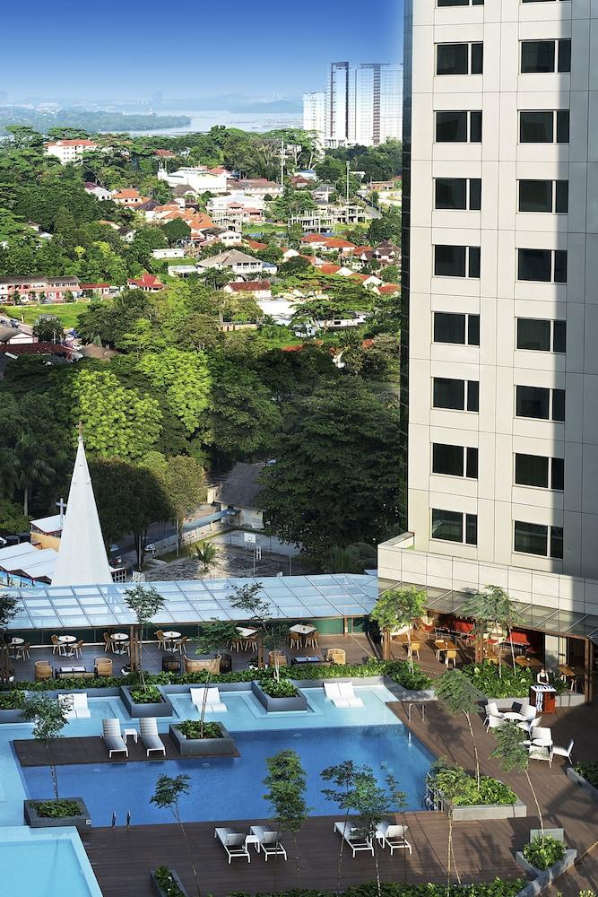DoubleTree by Hilton Hotel Johor Bahru - Outdoor Pool