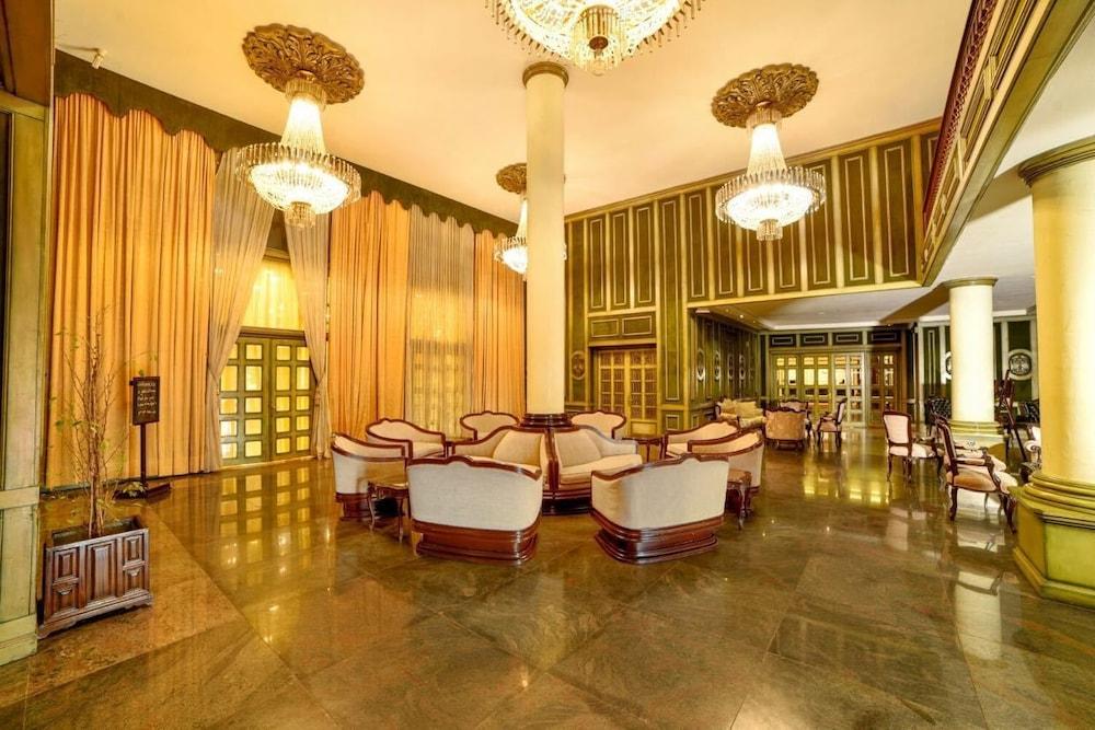 Chtaura Park Hotel - Lobby Sitting Area