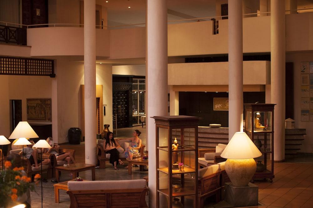 Lanka Princess All Inclusive Hotel - Lobby Sitting Area