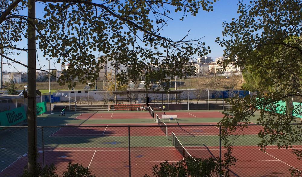 أثلوس هوتل - Tennis Court