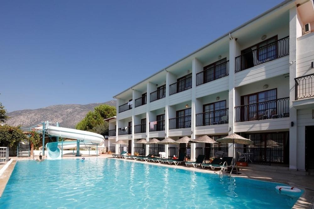 Golden Life Resort Hotel & Spa - Outdoor Pool