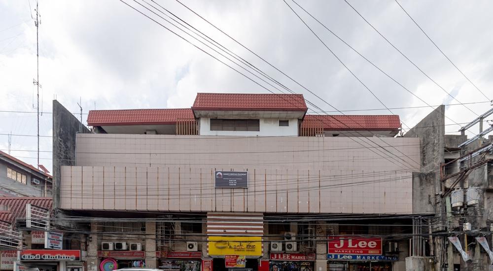RedDoorz Check Inn Bacolod - Exterior detail