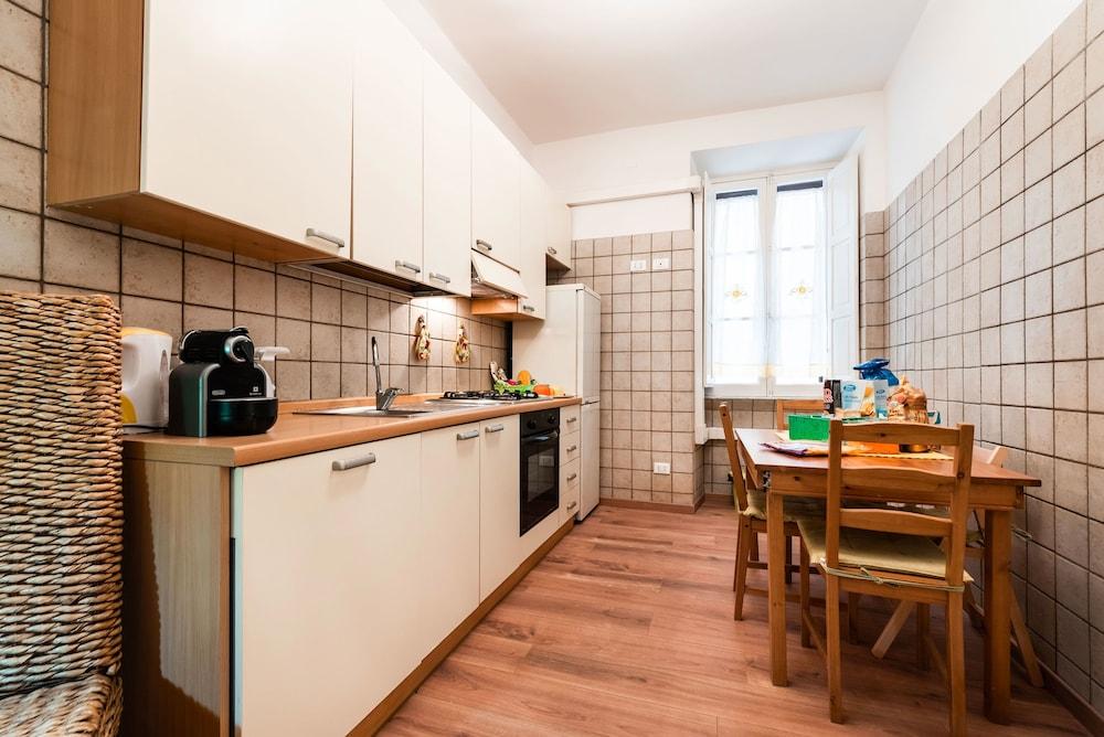 Roma Street Home - Private Kitchen