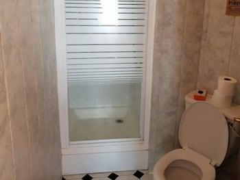 ليندوم هوتل - Bathroom