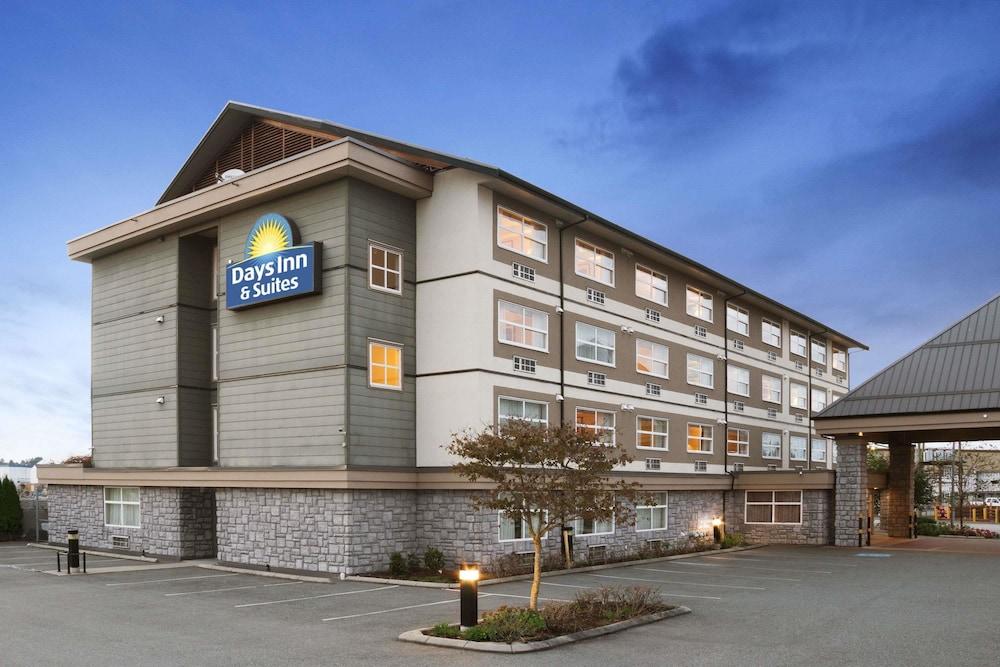 Days Inn & Suites by Wyndham Langley - Featured Image