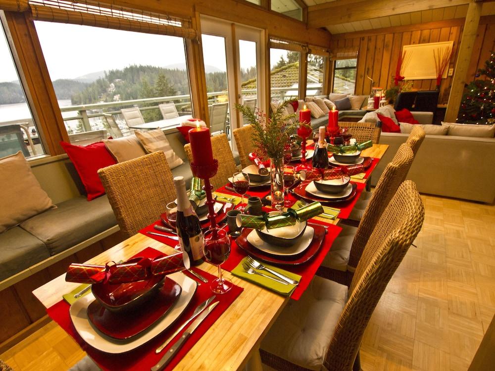 Eagles Nest Vacation Home Rental - Room Service - Dining