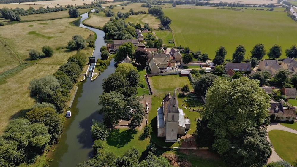 River Nene Cottages - Aerial View
