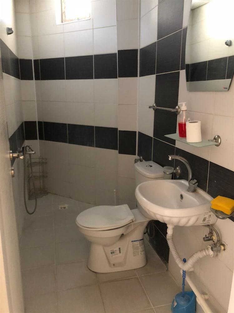 Urgup Apartments - Bathroom