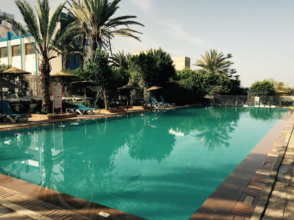 Flathotel - Outdoor Pool