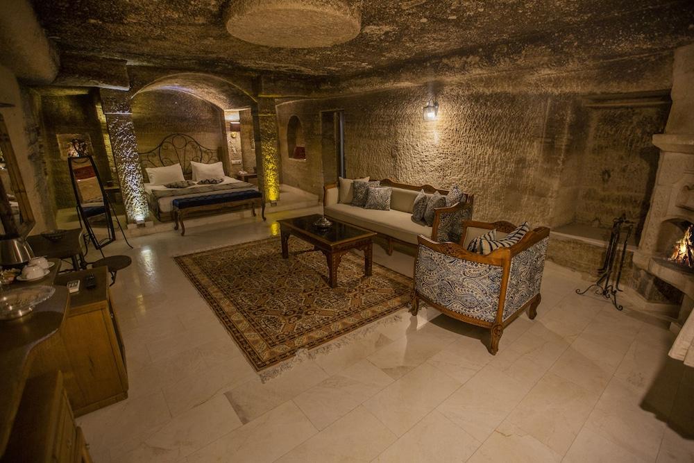 Divan Cave House - Featured Image