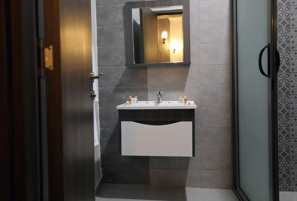 فندق مزوار جربة - Bathroom Sink