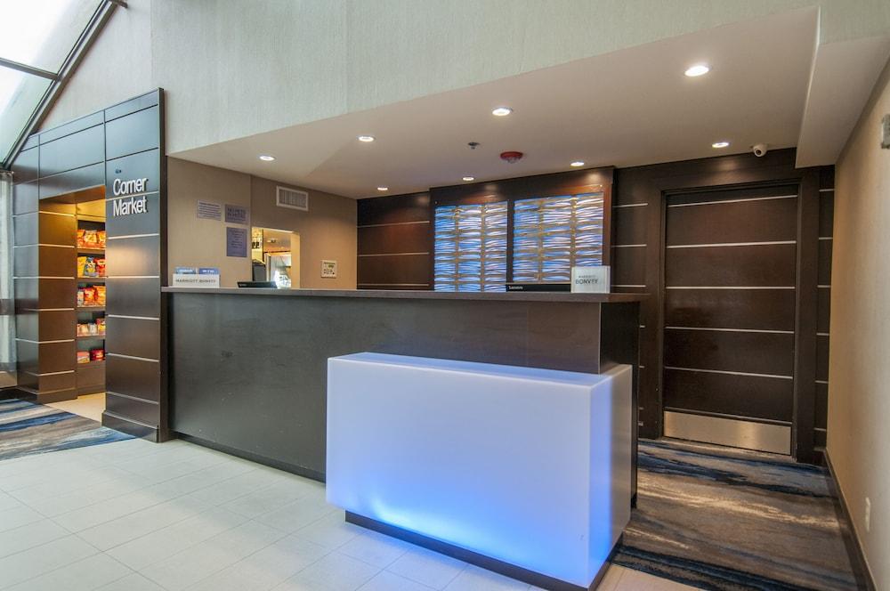 Fairfield Inn & Suites Dallas DFW Airport South/Irving - Lobby