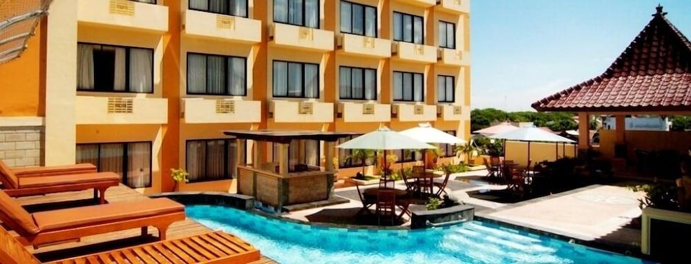 Pandanaran Hotel Semarang - Outdoor Pool