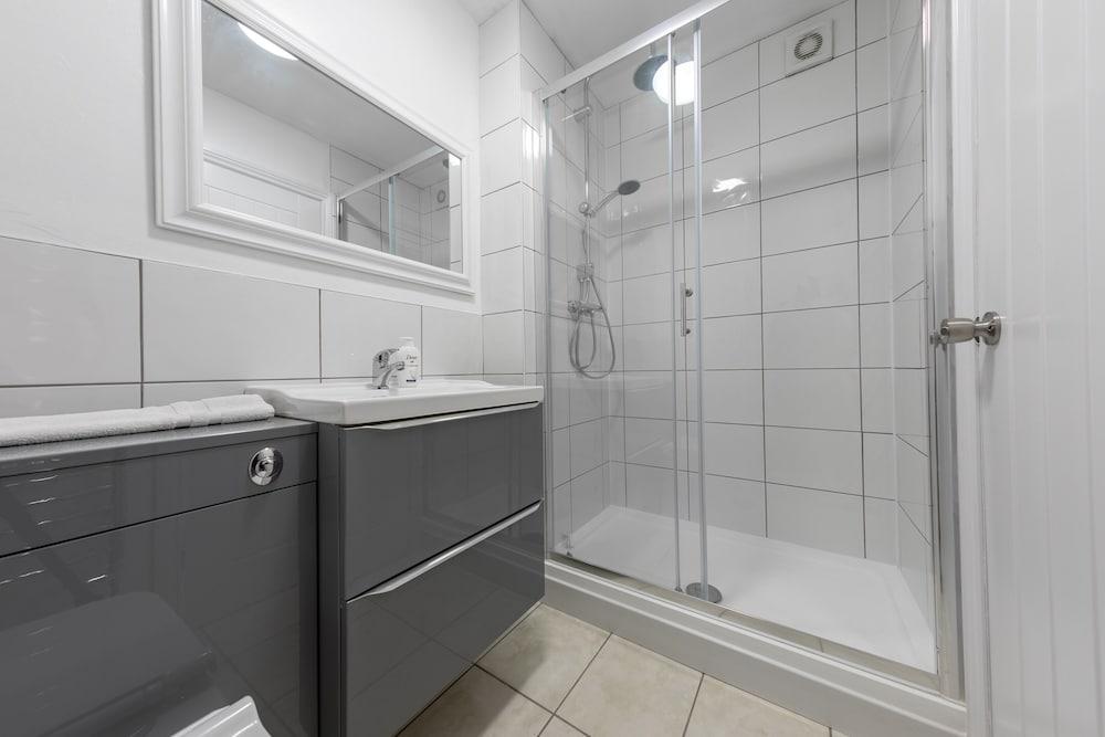 Platform Holderness House - Bathroom Shower