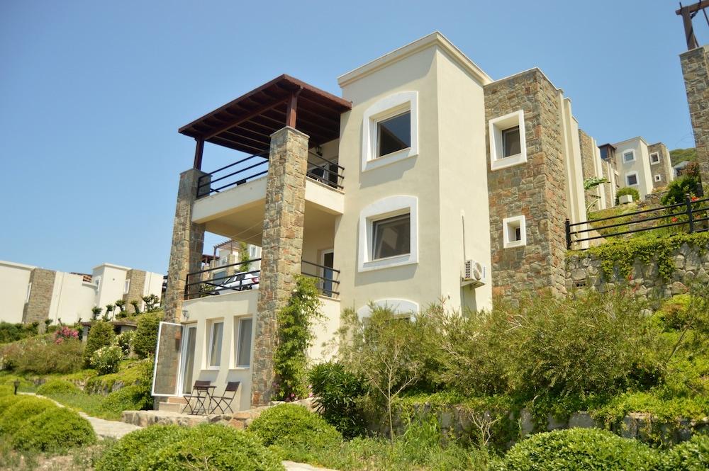 Important Group Villa BD314 2 Bedrooms - Featured Image