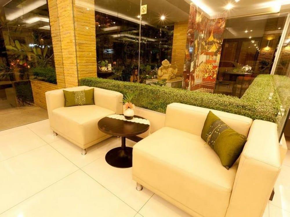 The Residence Airport & Spa - Lobby Sitting Area