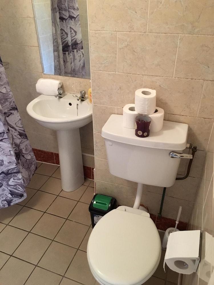 Glen Abhainn - Bathroom