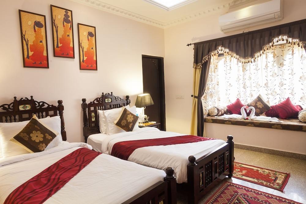 Bhanwar Singh Palace - Room