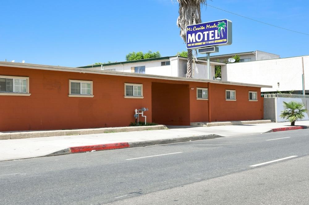 Merle Motel - Featured Image