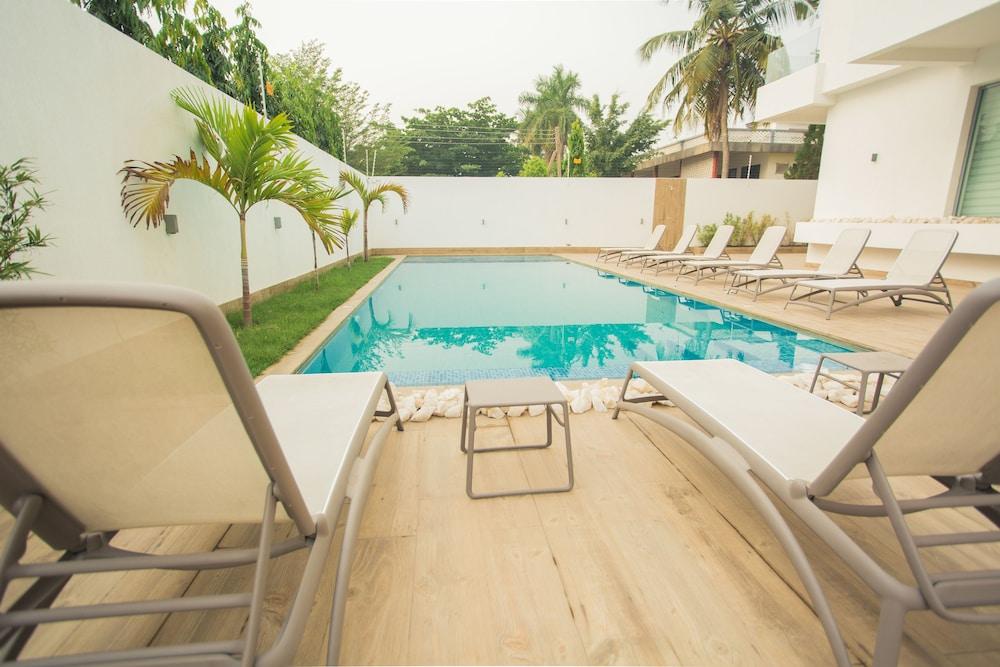Accra Luxury Apartments at The Lul Water - Outdoor Pool