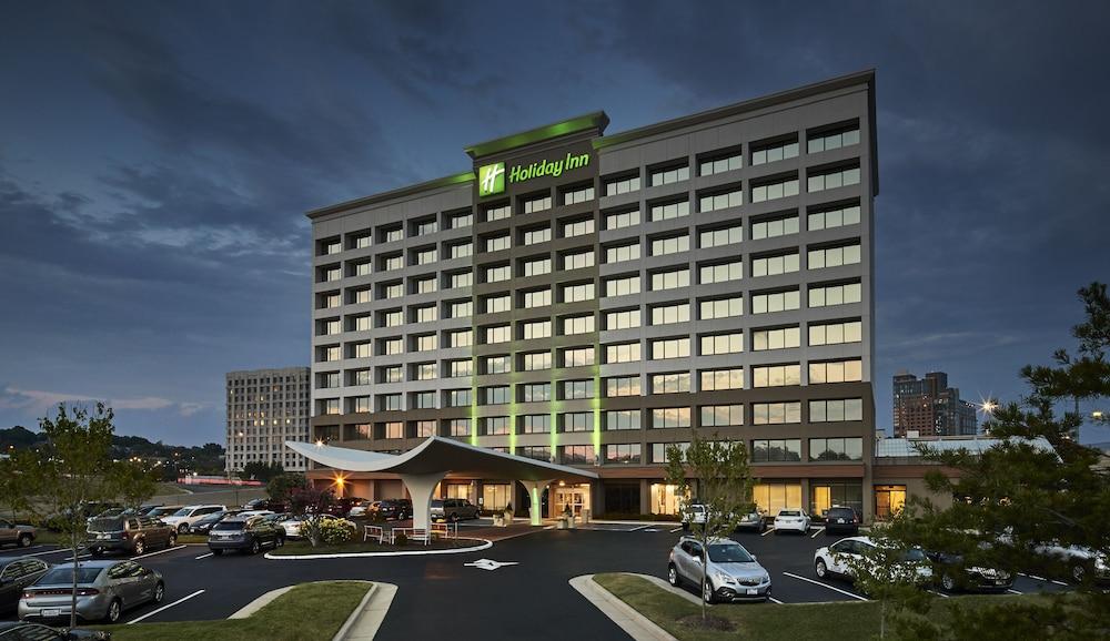 Holiday Inn Alexandria at Carlyle, an IHG Hotel - Featured Image