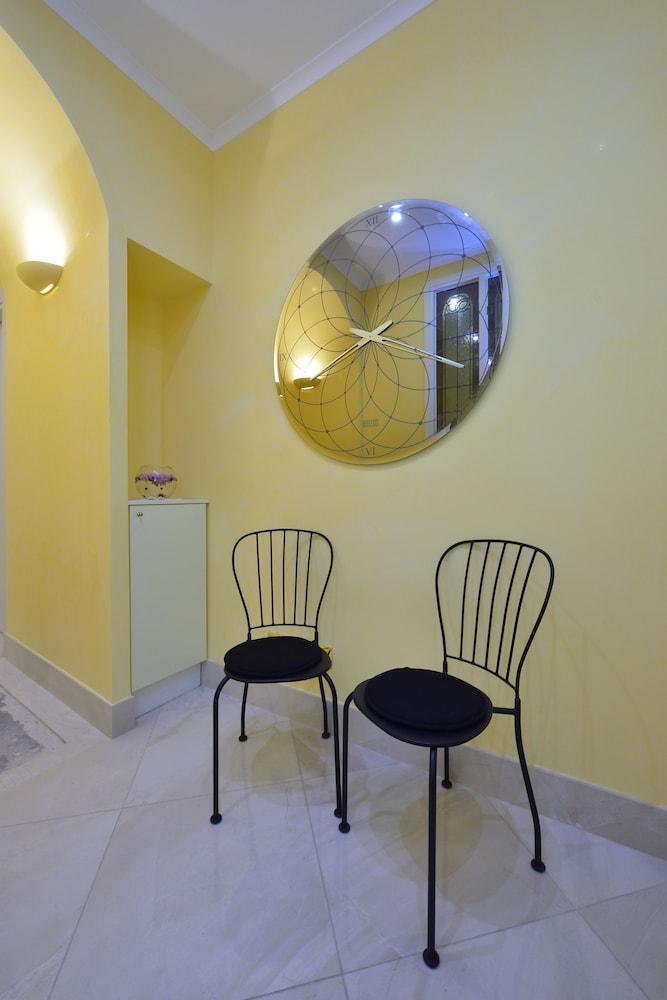 Fabio Dei Velapazza Luxury Guest House - Interior Entrance