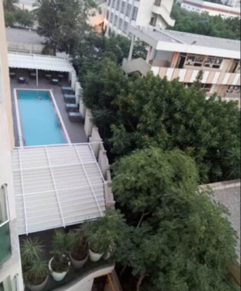 أوازسيس هوتل - Outdoor Pool