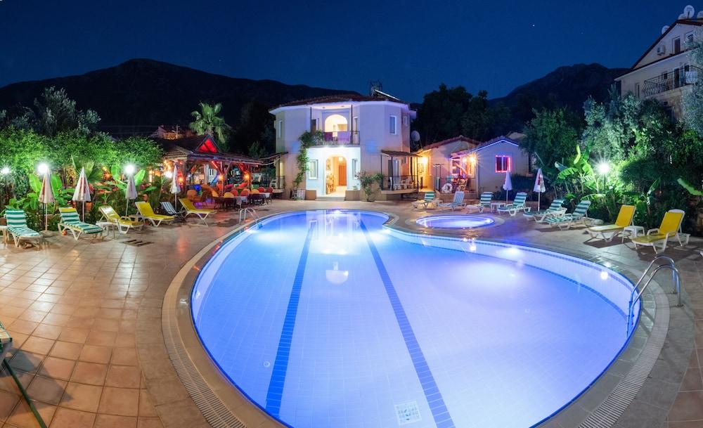 Sonmez Hotel - Outdoor Pool