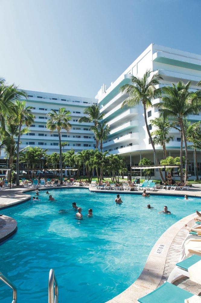 Hotel Riu Plaza Miami Beach - Outdoor Pool