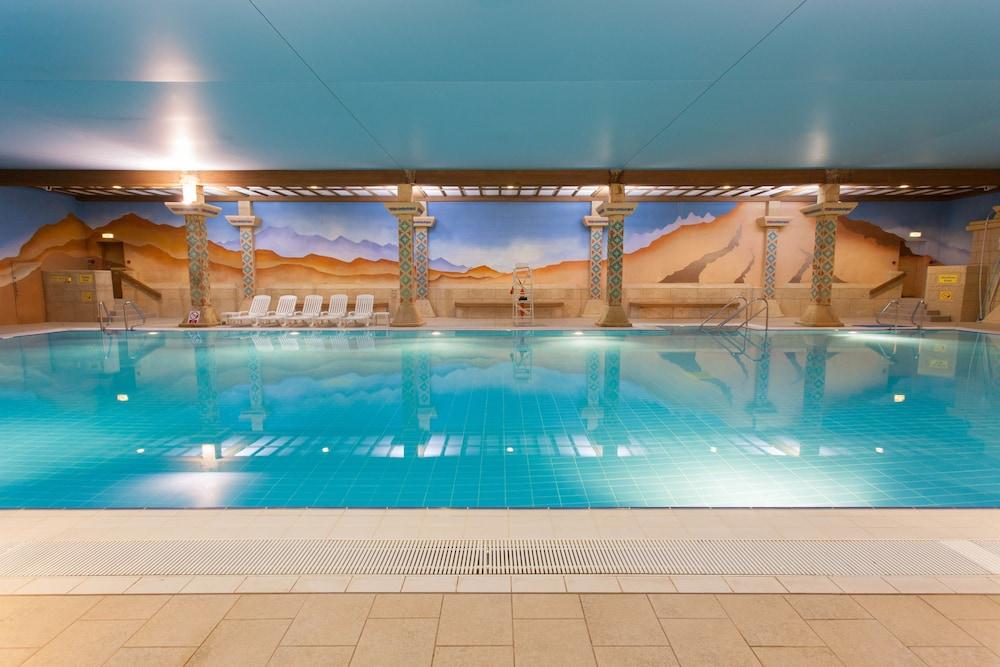 TLH Toorak Hotel - TLH Leisure, Entertainment and Spa Resort - Indoor Pool